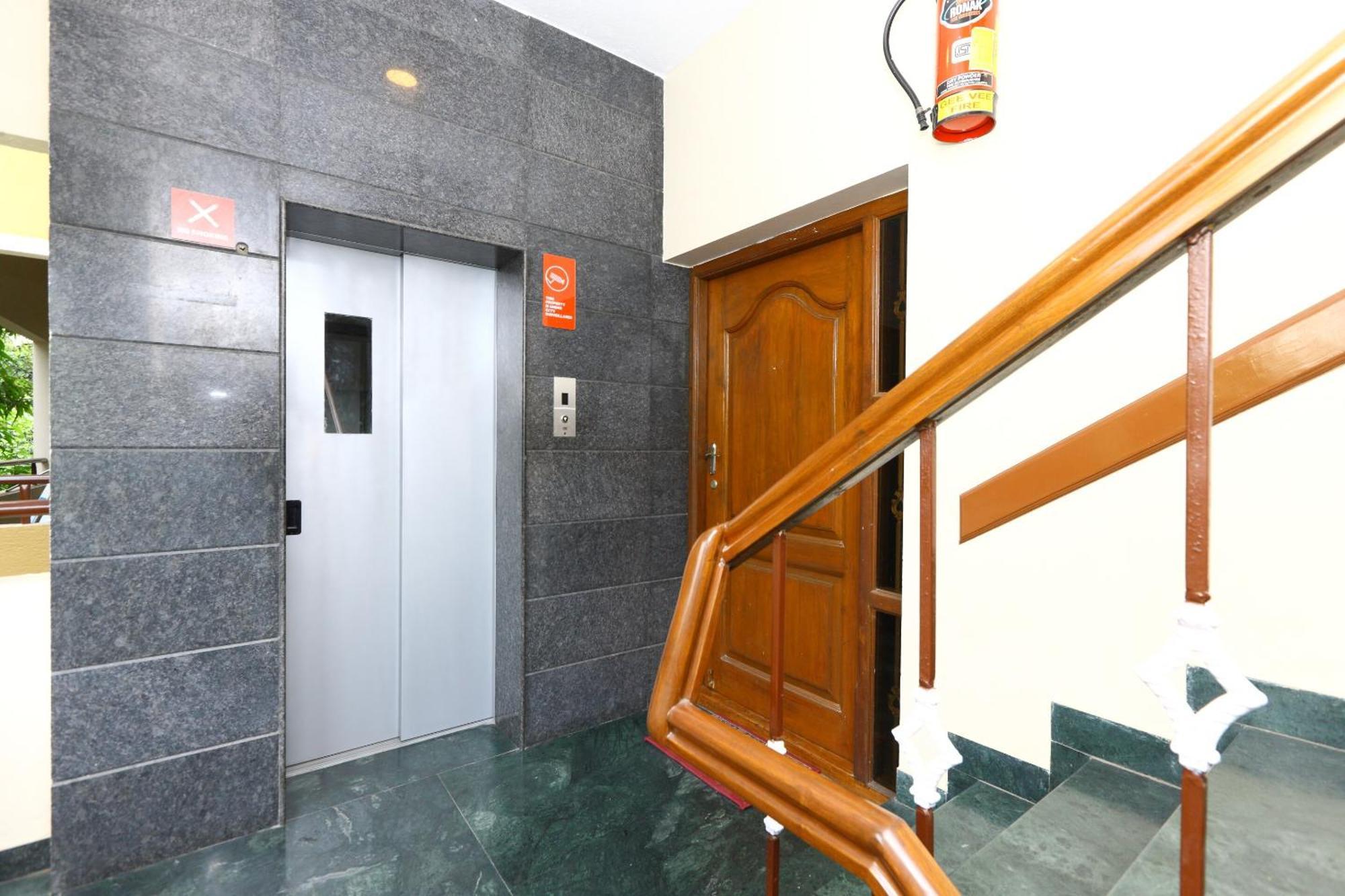Vaccinated Staff- Oyo Flagship 475 Audi Nivas, North Usman Road Hotel Chennai Exterior photo